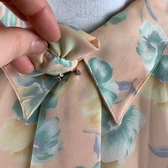 VINTAGE PERSONAL II Blouse Sheer Style with Long Sleeves Peach Floral Design - Picture 3 of 16